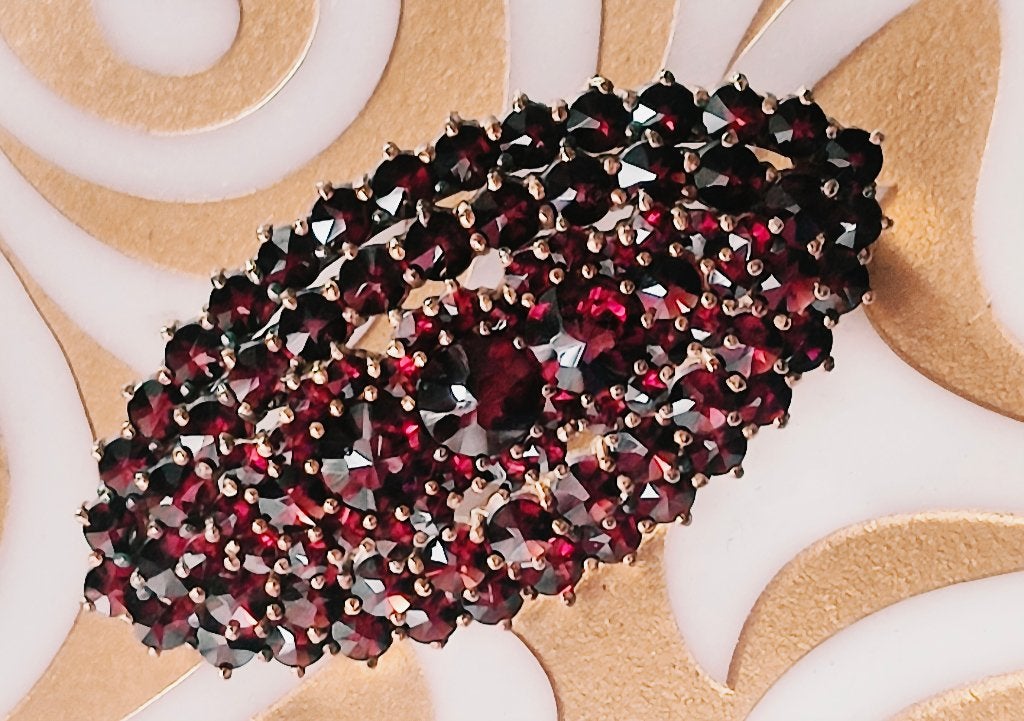 Antieke broche met granaten ca 1900, Ophalen of Verzenden, Zilver, Broche, Verguld