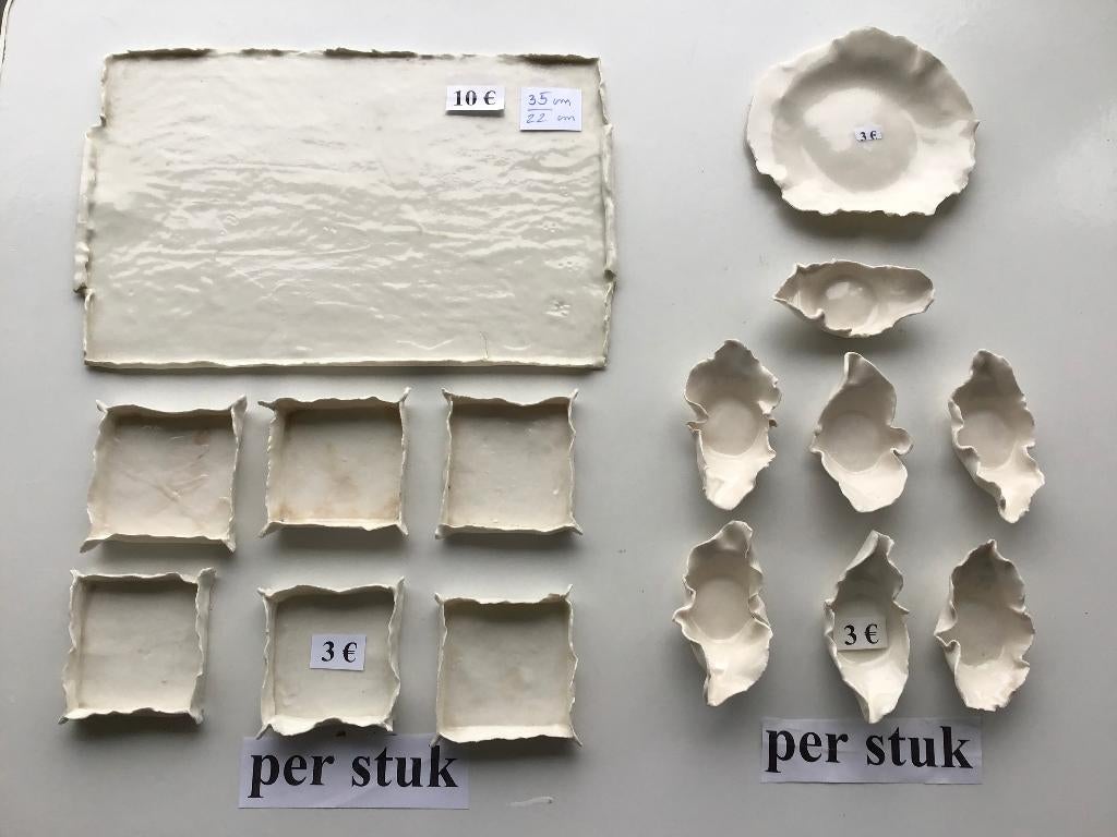zelfgemaakte schaal en hapjes schaaltjes in porselein, Antiek en Kunst, Ophalen of Verzenden