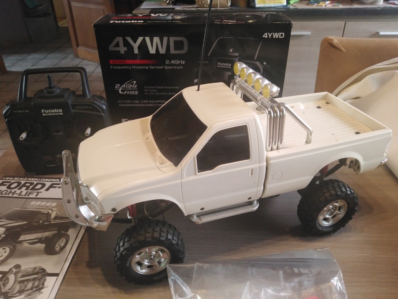 Tamiya Ford 350 futaba 3 speed, Hobby en Vrije tijd, Modelbouw | Radiografisch | Auto's, Ophalen