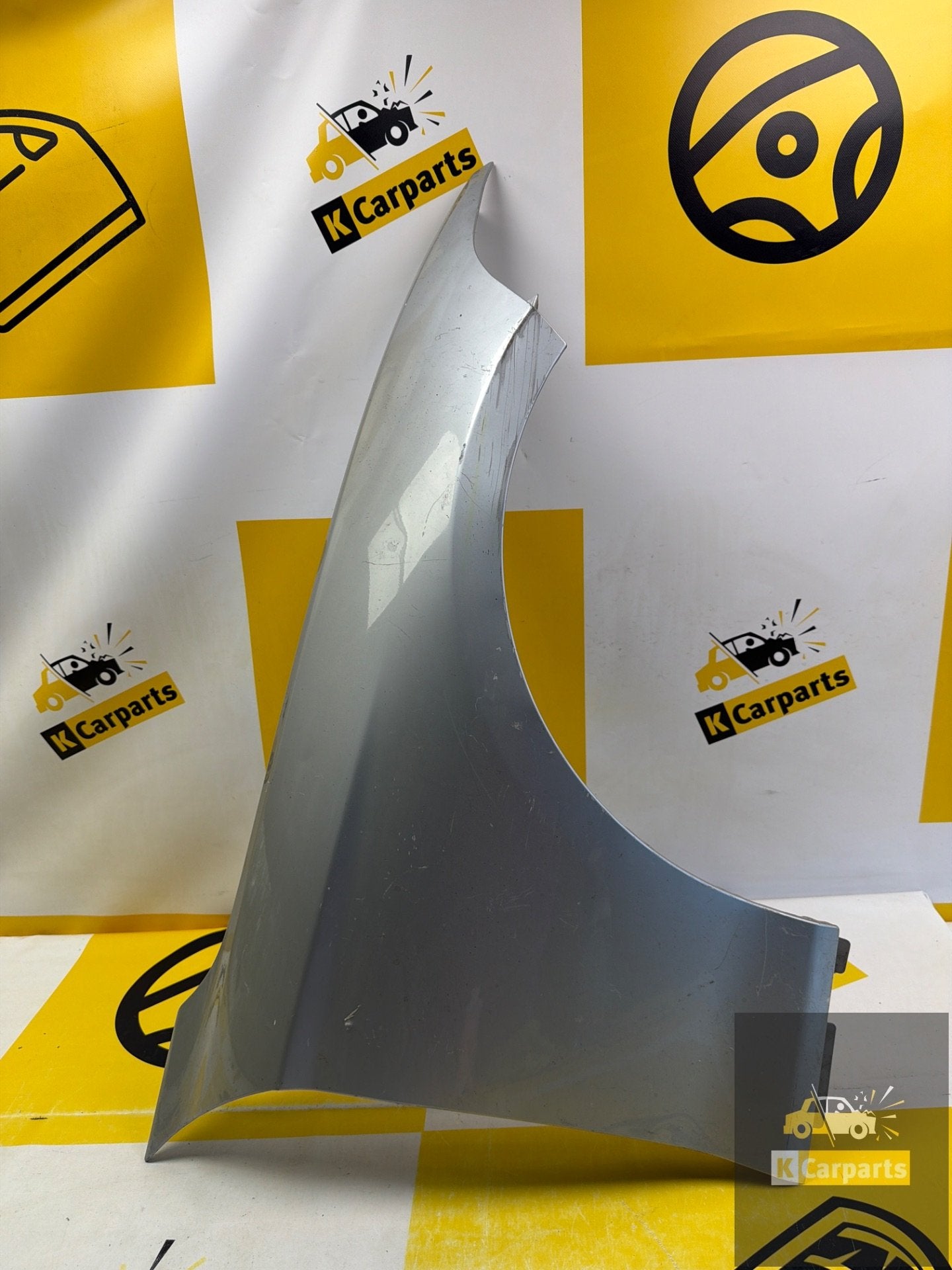 Panneau lat ral droit BMW S rie 1 F20 F22, Petuelring 130
80788  Munich, DE, Info@bmw.de, Utilisé, Avant