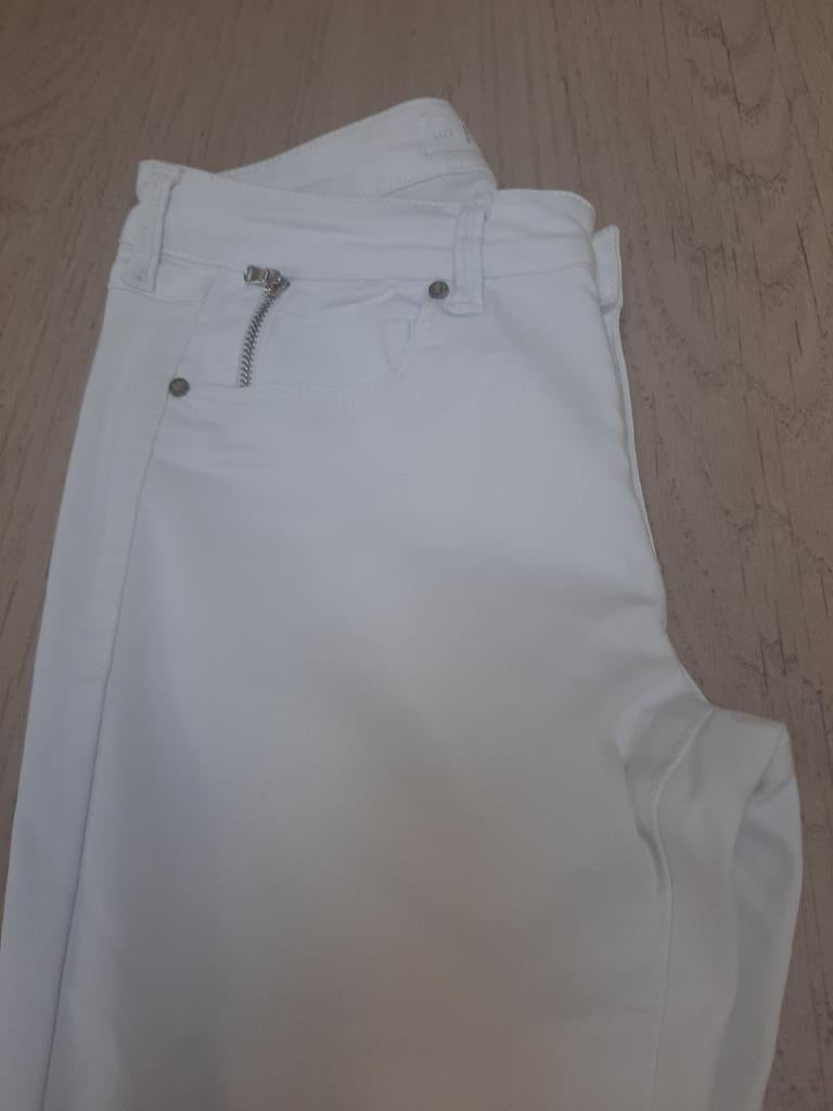 2 pantalons skinny blancs, Enlèvement, Taille 36 (S)