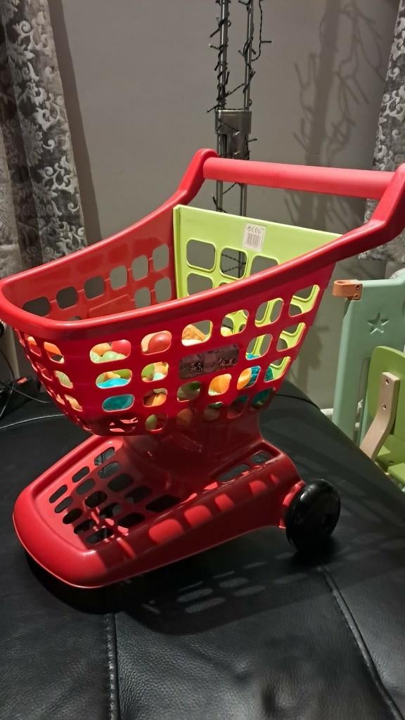 winkelkarretje met groenten en fruit, Ophalen