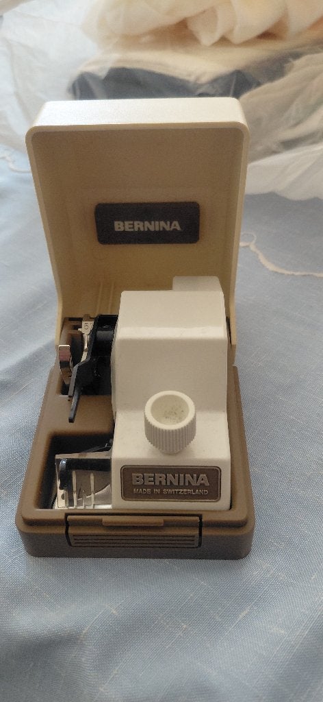 Surjeteuse Bernina, Hobby & Loisirs créatifs, Enlèvement, Neuf, Bernina