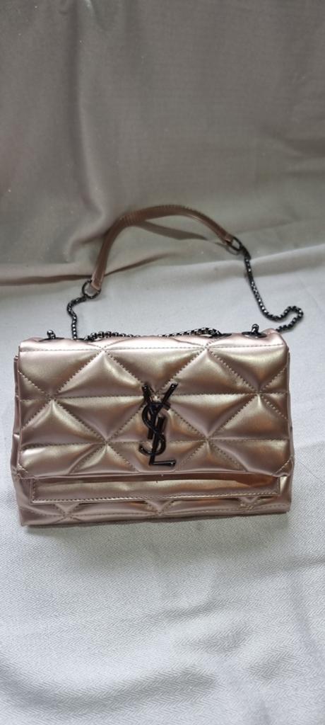 Sac à main matelassé style YSL – Couleur Champagne / Or rose, Bijoux, Sacs & Beauté, Sacs | Sacs Femme, Sac à main, Noir, Envoi