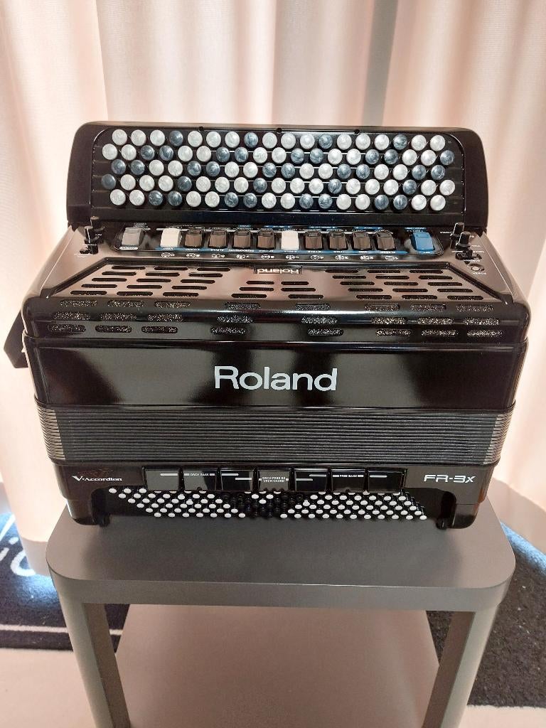 Accordeon Roland FR-3Xb digitale V-accordeon met MIDI, Musique & Instruments, Comme neuf, Enlèvement, Avec bretelles, 120 basses