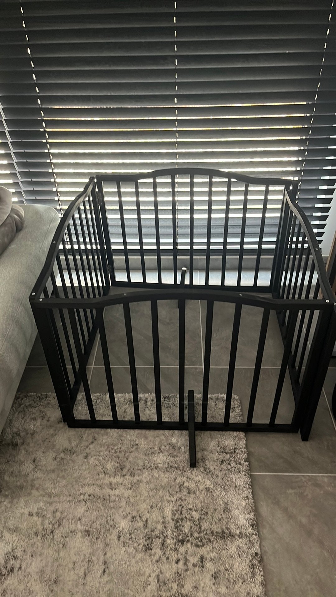 Portail en bois noir avec porte, Enlèvement, Comme neuf