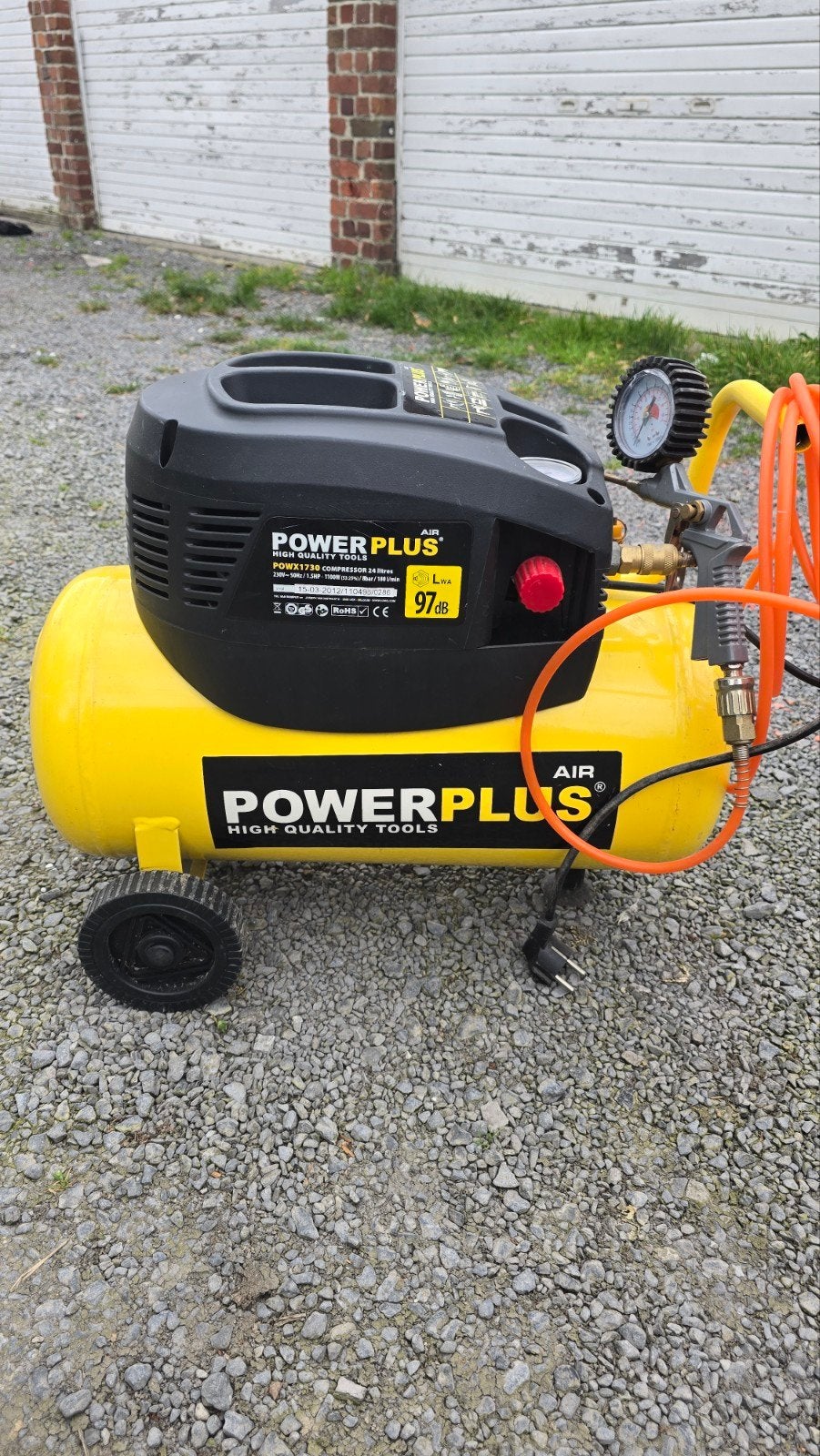 Compresseur PowerPlus 24L – 8 bars – 24 litres – Très bon ét, Bricolage & Construction, Compresseurs