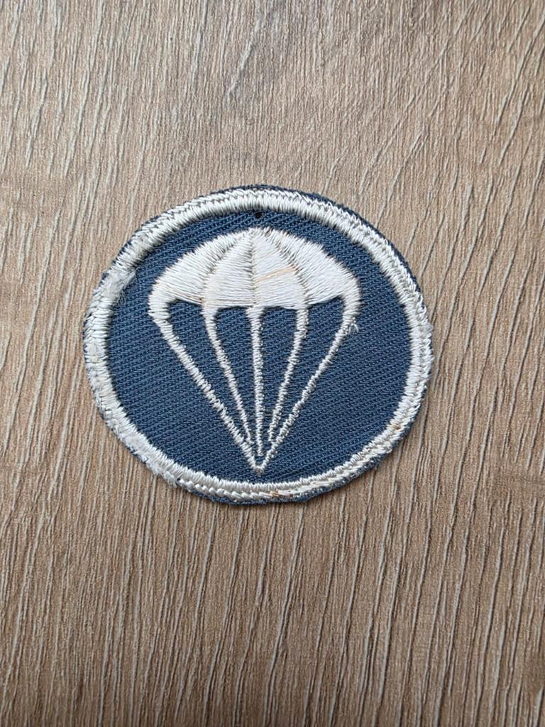 Casquette d'infanterie aéroportée des parachutistes américai, Enlèvement ou Envoi