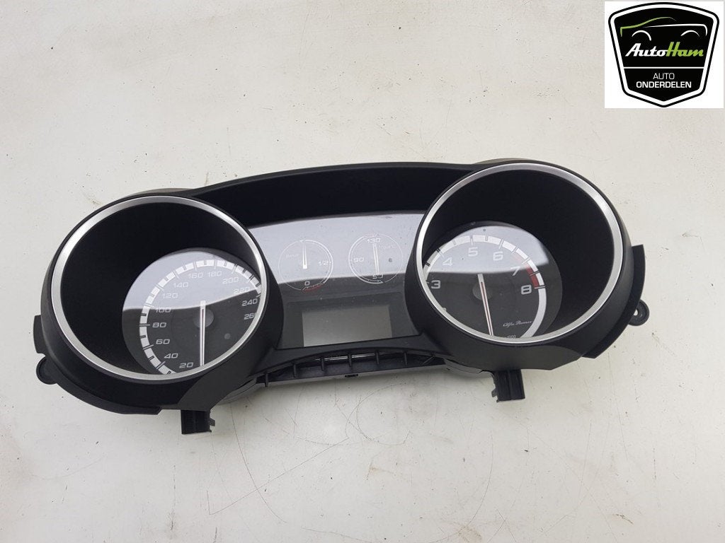 COCKPIT Alfa Romeo Giulietta (940) (|50516476|50527079|), Gebruikt, Alfa Romeo