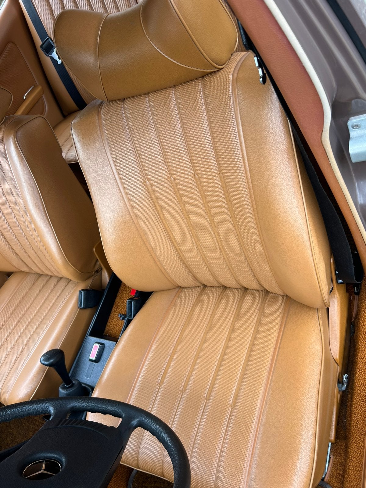 originele Mercedes W123 200D - rijklaar, foto 12