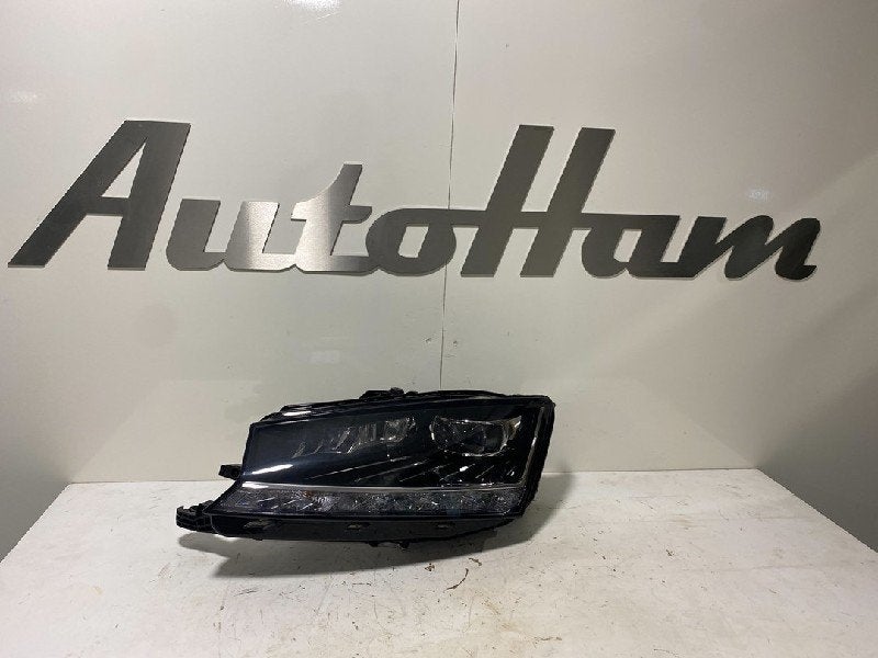 PHARE / OPTIQUE AVANT GAUCHE Skoda Fabia III Combi (NJ5), Utilisé, Skoda