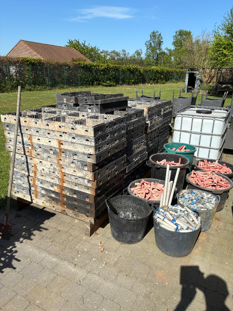 Bekistingspanelen (geopanel)!!, Doe-het-zelf en Bouw, Platen en Panelen, Gebruikt, Overige materialen, 100 mm of meer, Ophalen