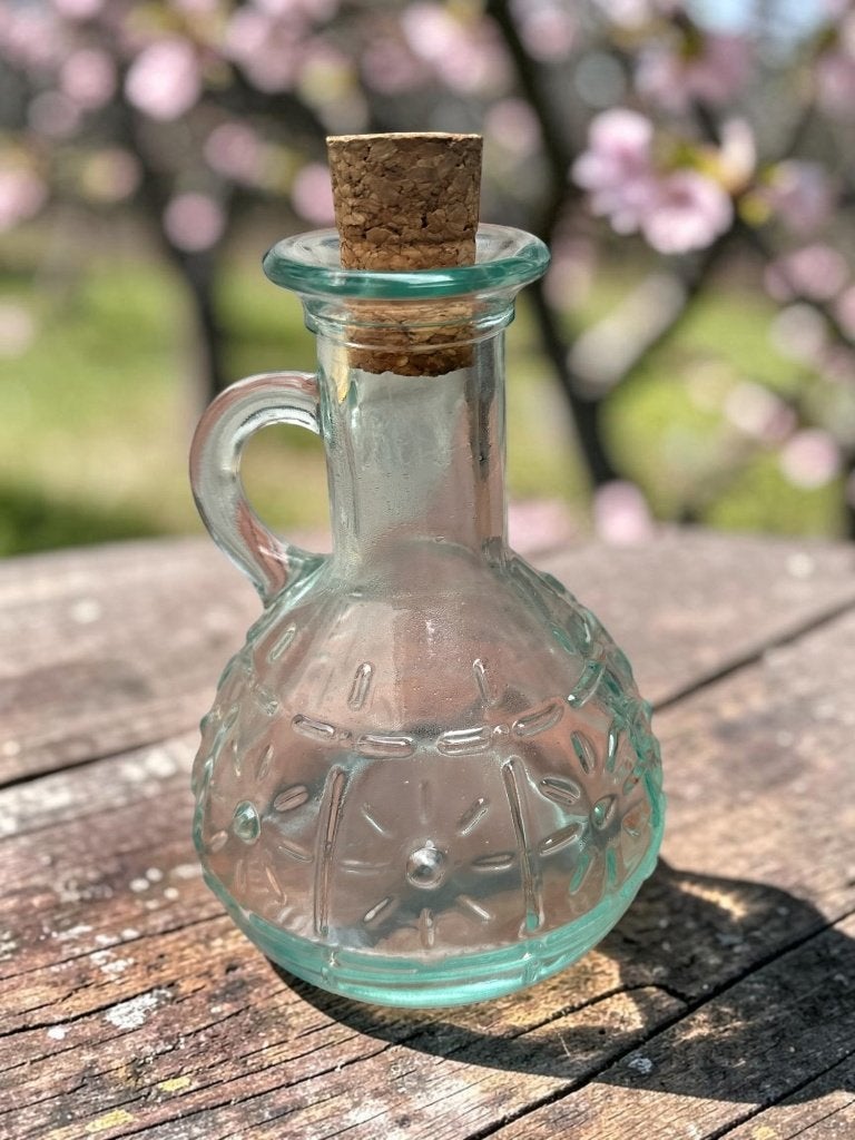 Flacon ancien en verre gaufré avec anse et bouchon en liège, Enlèvement ou Envoi