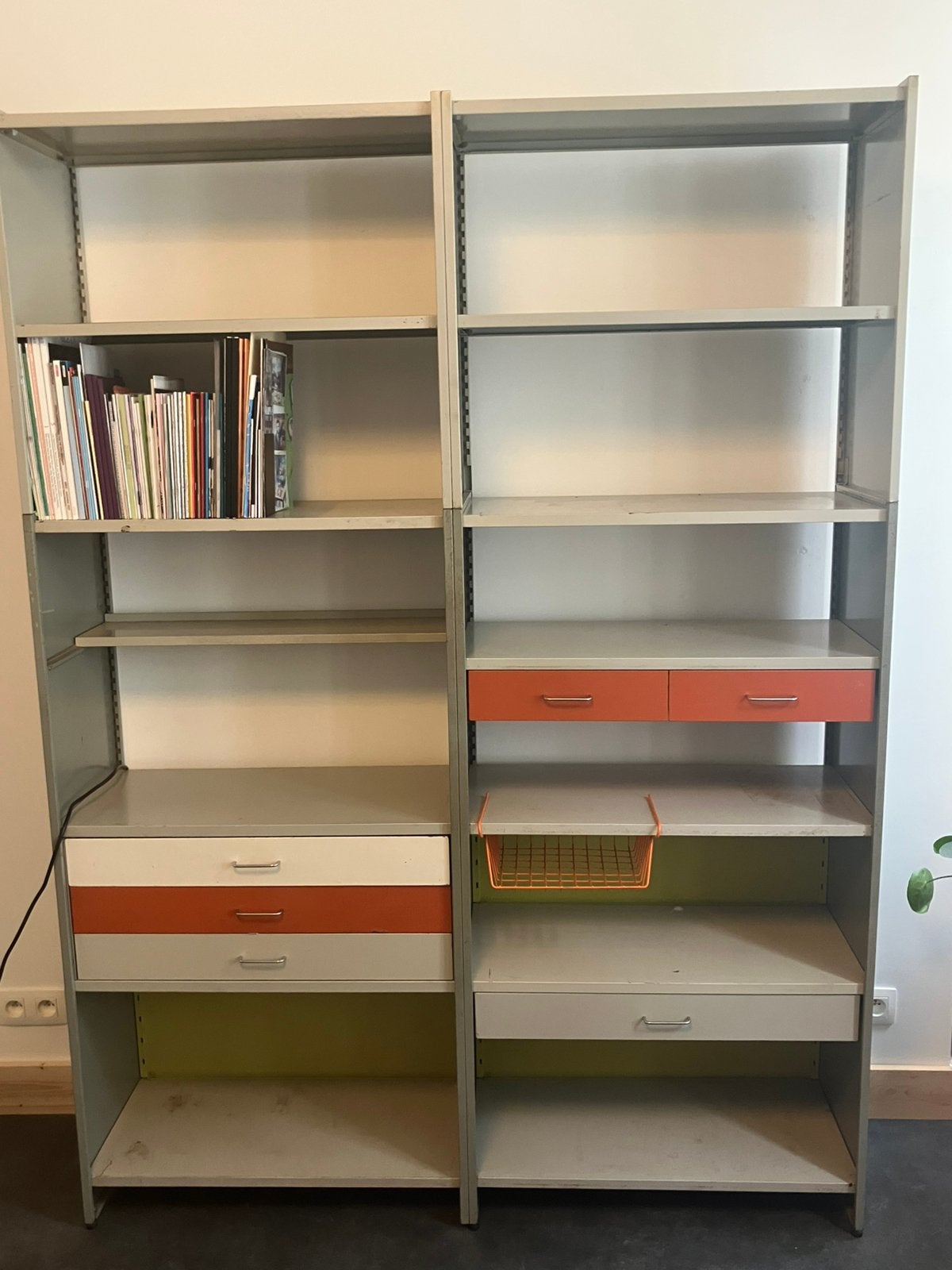 Modulaire Cordemeyer stellingkast, Ophalen