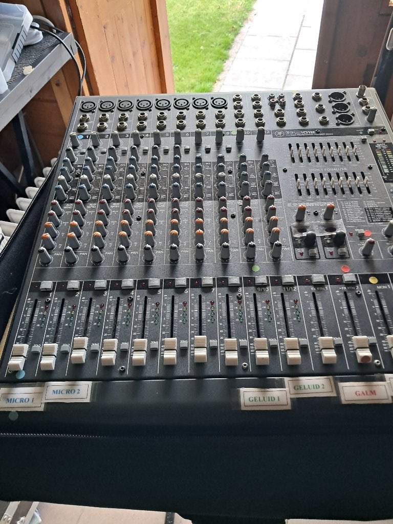 Mackie ppm1012 mengpaneel versterker 2 x800 w met tas, Ophalen, Zo goed als nieuw, 10 tot 20 kanalen