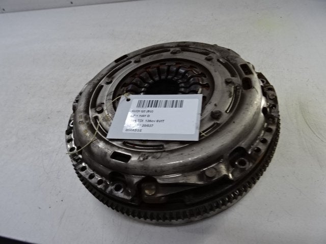 VOLANT MOTEUR BI-MASSE Audi Q3 (8UB / 8UG) (SACHS), Auto-Union-Straße  1,
85057  Ingolstadt, DE, Info@audi.de, Audi, Utilisé
