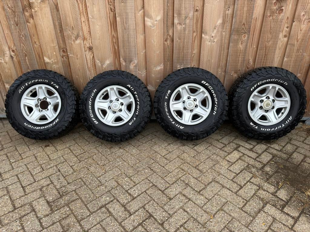 Toyota landcruiser velgen met banden, Ophalen, Band(en)