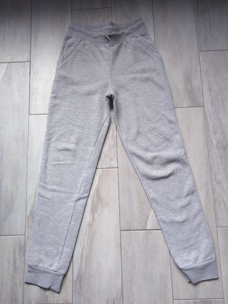 ★ M140/146 - Sportbroek licht grijs, Ophalen of Verzenden, Gebruikt, Jongen, Broek