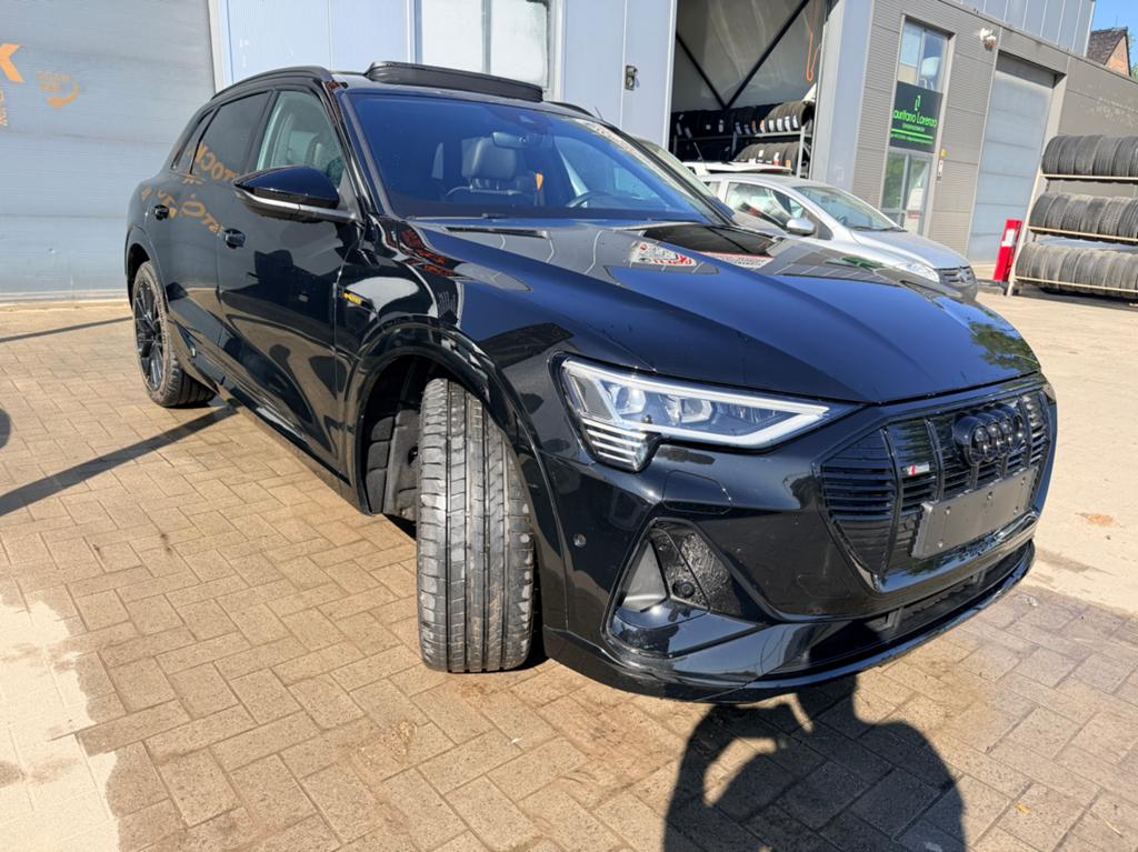Audi e-tron Q8 model 55 S-Line, Auto's, Audi, Q8 e-tron, Vierwielaandrijving, Dealer onderhouden, Elektrisch