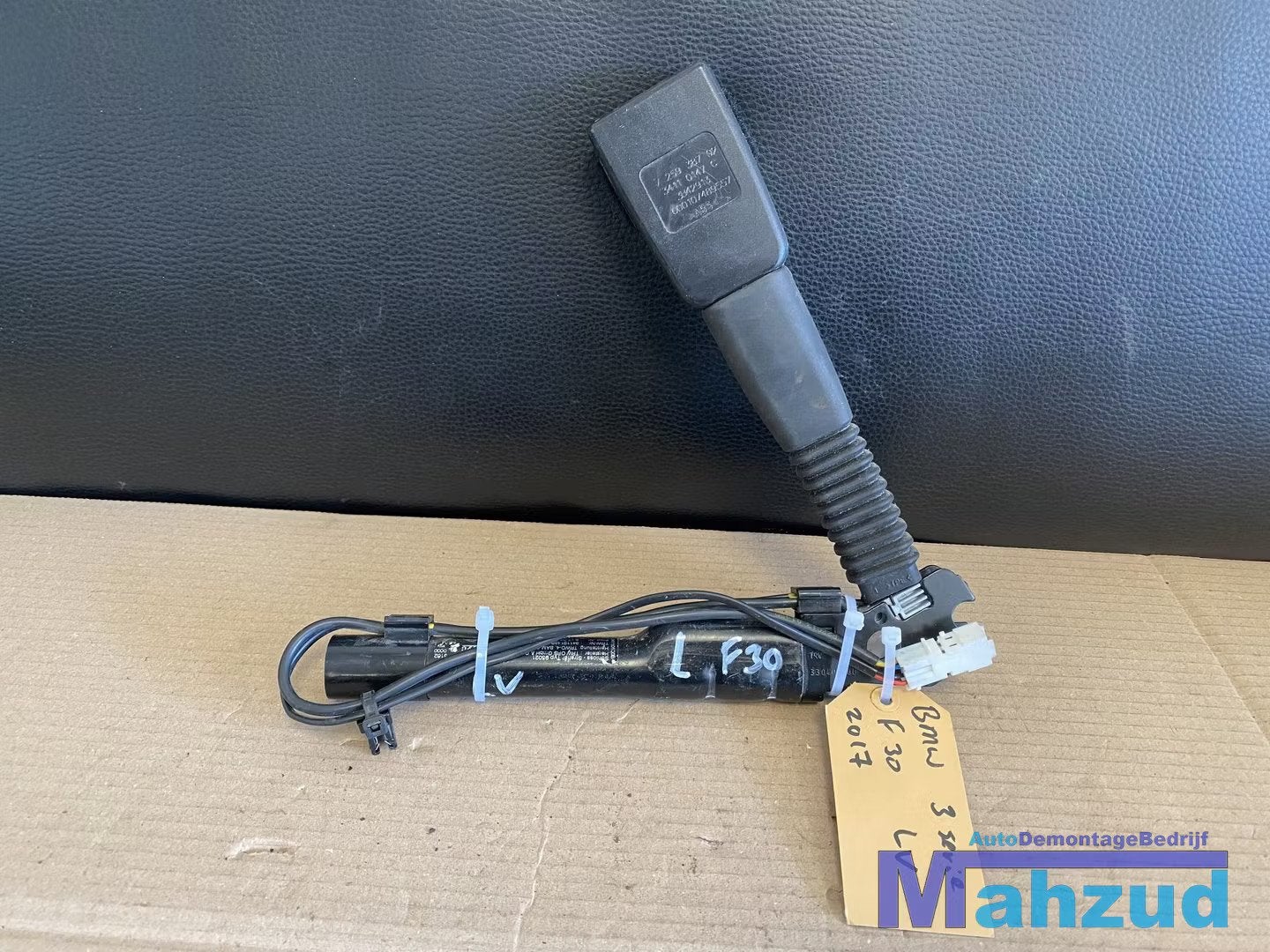 BMW 3 SERIE F30 Links voor gordel spanner 725938702, Petuelring 130
80788  Munich, DE, Gebruikt, Info@bmw.de, BMW