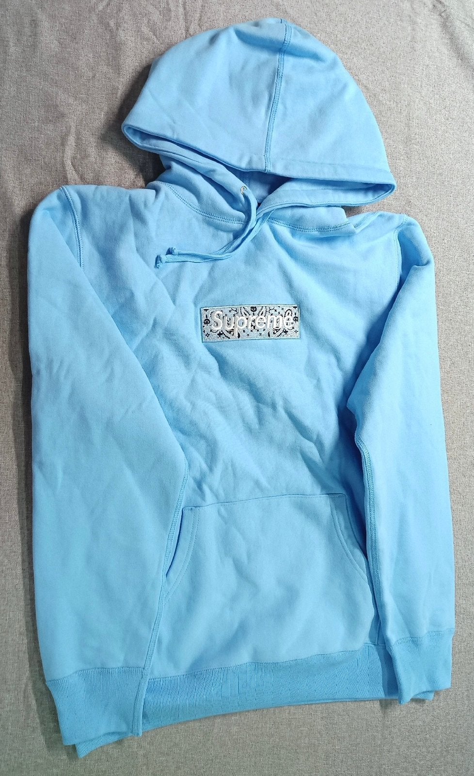 Supreme FW19 Bandana Box Logo Hoodie - Light Blue, Vêtements | Hommes, Pulls & Vestes, Comme neuf, Taille 48/50 (M), Bleu, Enlèvement ou Envoi