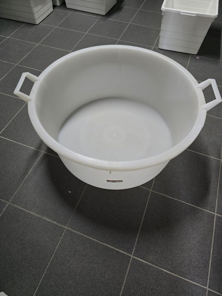 BOL ROND BLANC AVEC BAS DU DOS + POIGNÉE À GLACE, Maison & Meubles, Enlèvement, Utilisé, Plastique, Récipient(s)