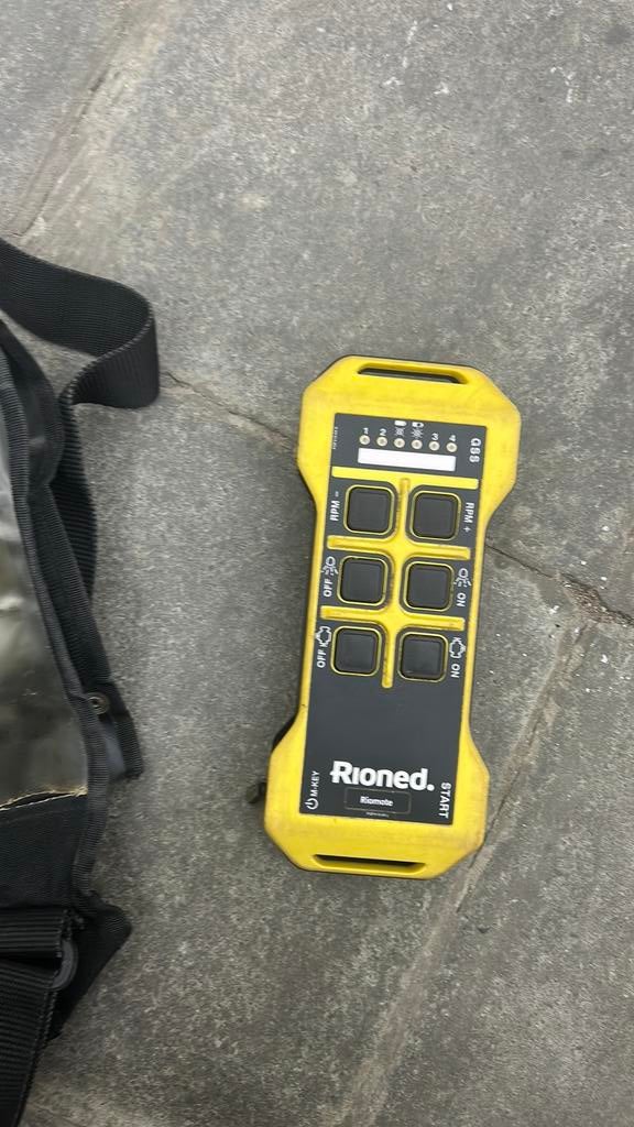 RIONED hogedruk-afstandsbediening, Ophalen, Zo goed als nieuw, Druk