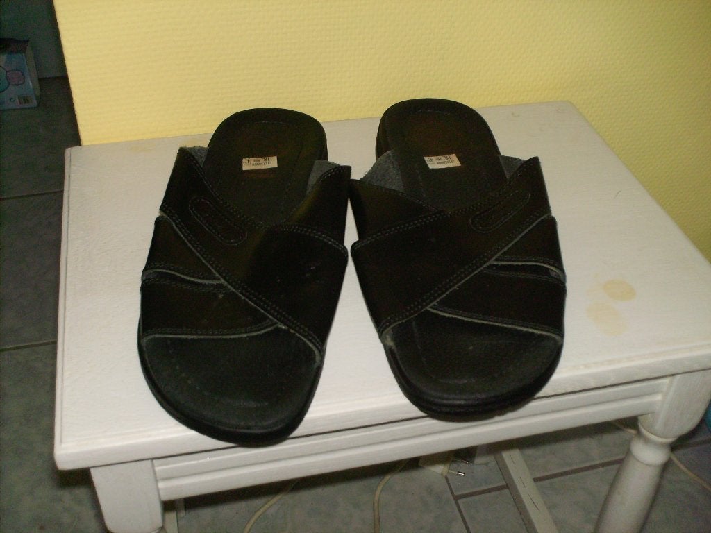 a vendre chaussure homme, Neuf, Enlèvement ou Envoi, Pantoufles, Noir