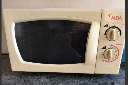 Micro-ondes d'occasion– fonctionne très bien – 10 €, Ophalen, Microgolfoven