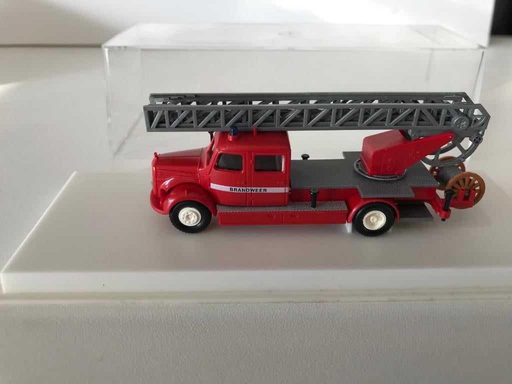 MERCEDES-BENZ VRACHTWAGEN - BRANDWEER - BREKINA - 1:87, Verzenden, Nieuw, Bus of Vrachtwagen, Brekina