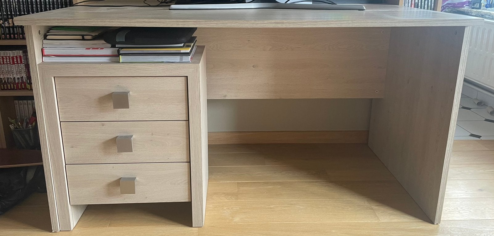Une table de bureau, Articles professionnels, Enlèvement, Bureau