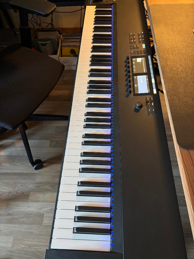 Native instruments Komplete Kontrol S88 MK2, Musique & Instruments, Enlèvement, Comme neuf