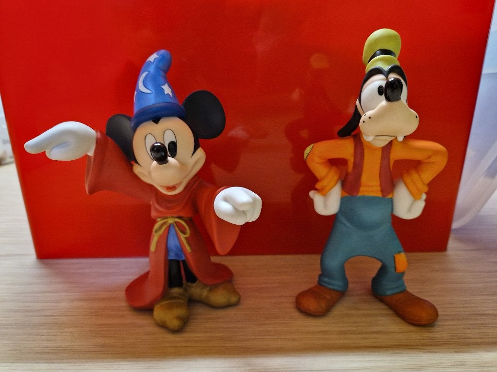 Disney beelden Mickey en Goofy, Verzamelen, Ophalen of Verzenden, Goofy of Pluto, Zo goed als nieuw, Beeldje of Figuurtje