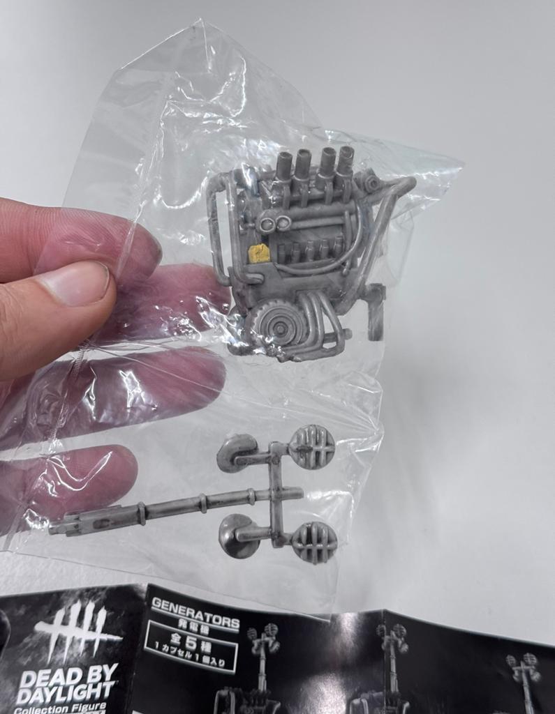 DEAD BY DAYLIGHT GENERATOR Gachapon - Capsule props model, Ophalen of Verzenden, Nieuw, Figuurtje(s)