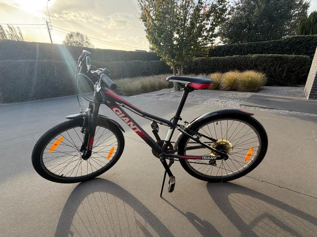 Vélo Giant XTC JR 24 pouces pour enfants - noir/rouge, Frein sur jante, Enlèvement, Utilisé, Liv Giant