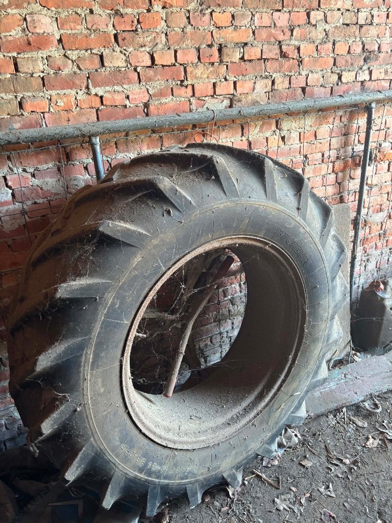 Tractorbanden voor Massey Ferguson, Zakelijke goederen, Landbouw | Onderdelen | Banden, Velgen en Assen, Ophalen