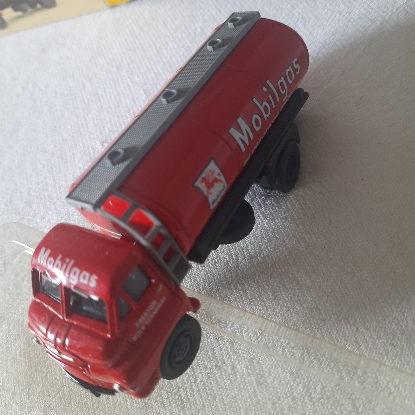 Vanguards* 1:64 *CITERNE BEDFORD de type S MOBIL GAS* LTD.ed, Hobby & Loisirs créatifs, Enlèvement, Neuf, Bus ou Camion, Autres marques