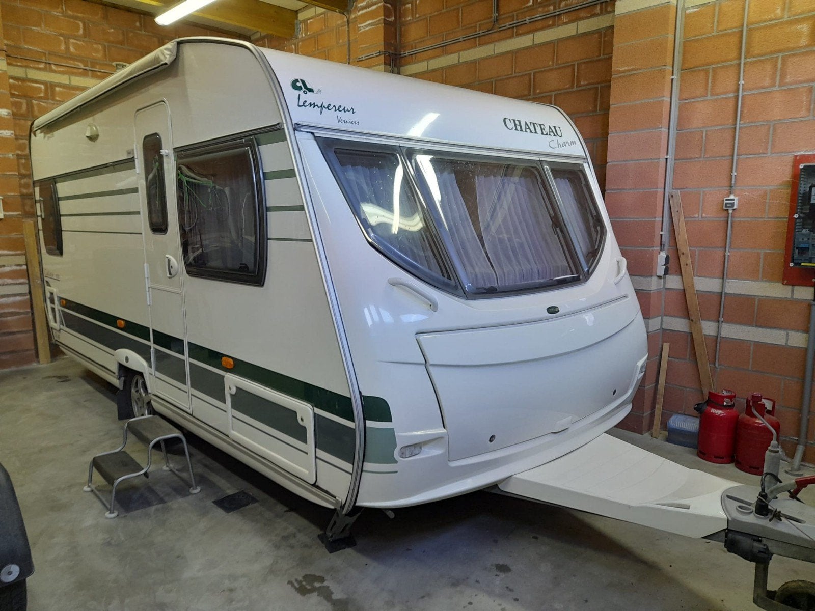 Caravane Château Calista 450 "Charm", Jusqu'à 4, Chateau, 6 à 7 mètres, Grand lit