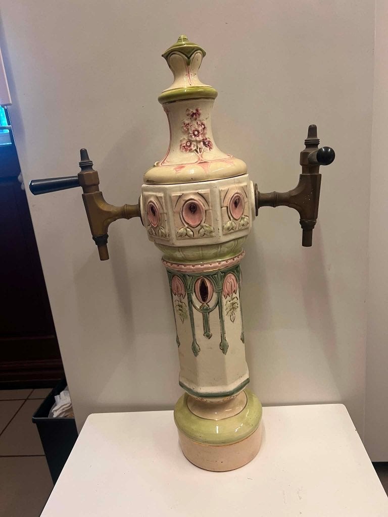 tapkraan porselein rond 1900., Enlèvement