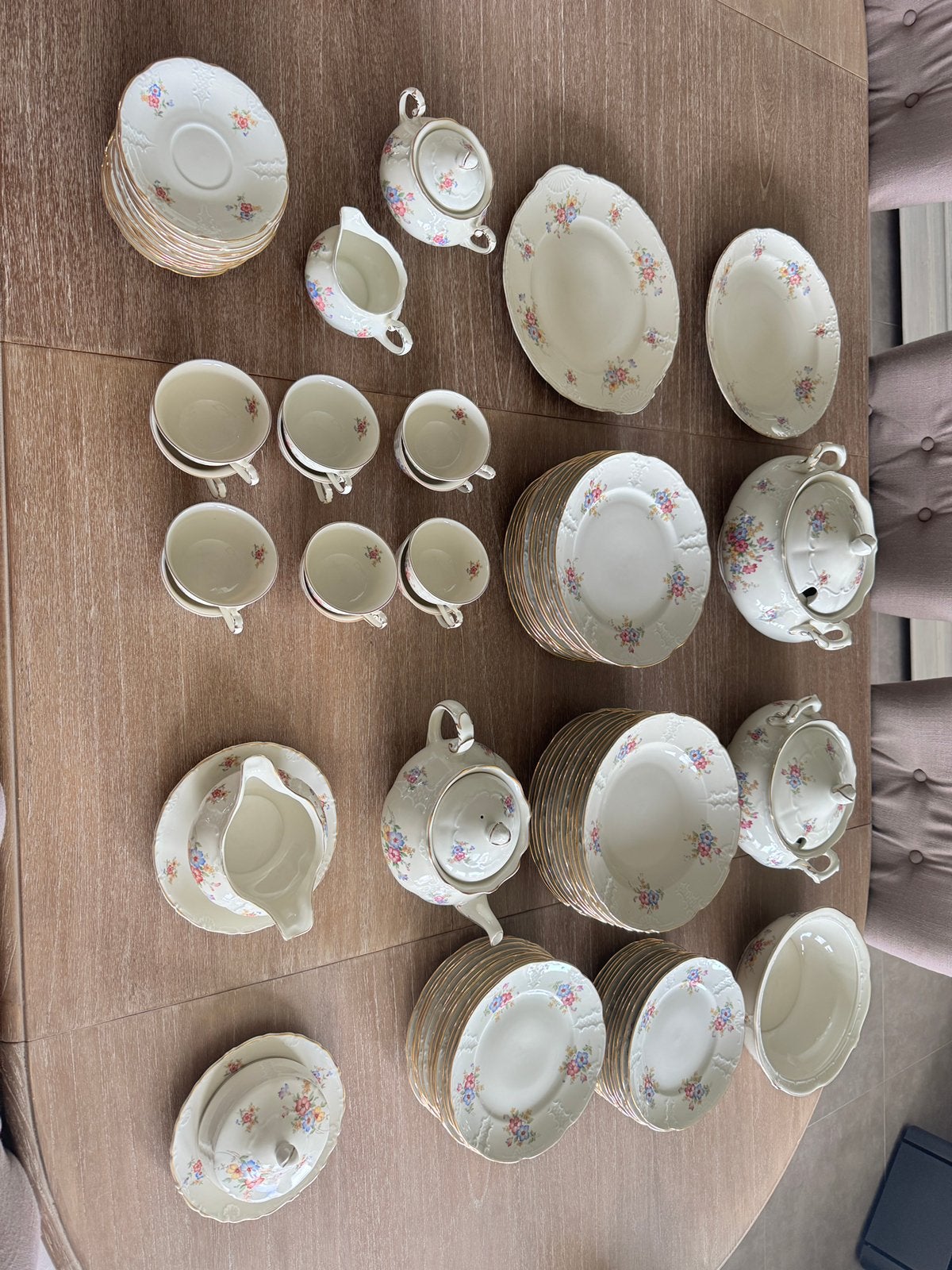 Tafel servies antiek Mosa Maastricht, Enlèvement