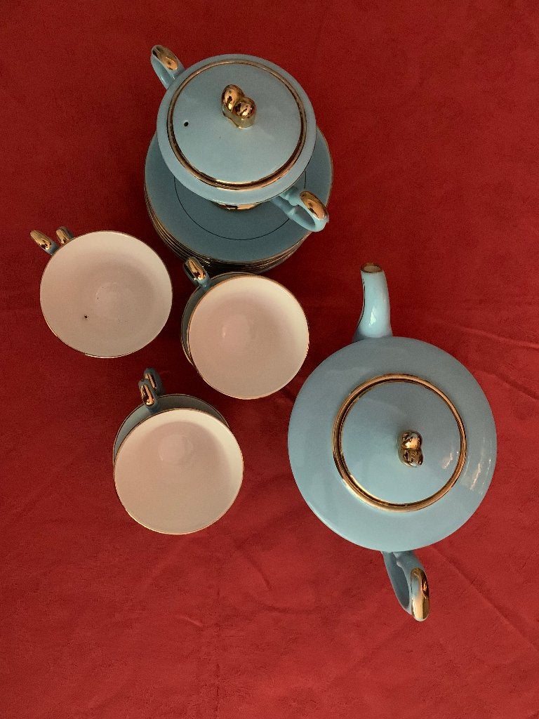 Service à café ancien bleu, Enlèvement