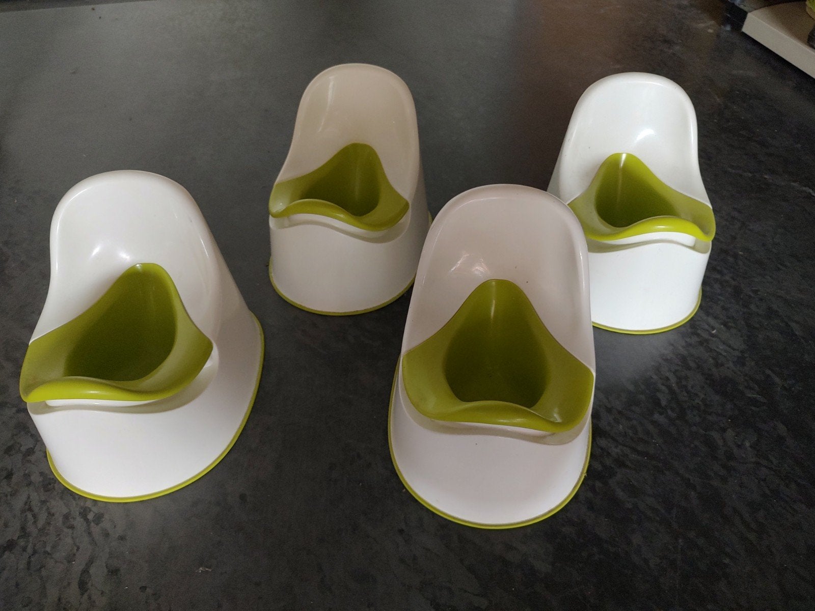 Plaspotjes Ikea, Ophalen
