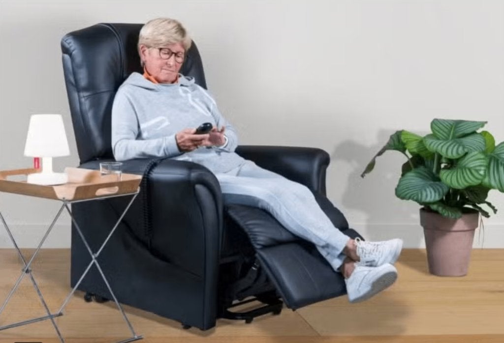Elektrische relaxzetel met liftfunctie, Huis en Inrichting, Fauteuils, Ophalen, Gebruikt