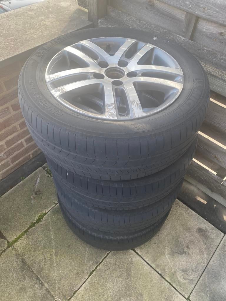 Michelin-banden voor golf 6, Ophalen, Band(en)