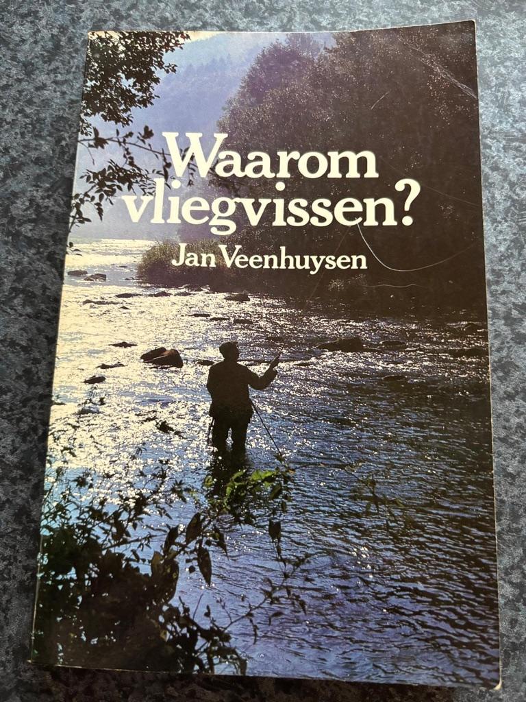 Boek "Waarom Vliegvissen?", Watersport en Boten, Hengelsport | Vliegvissen, Ophalen of Verzenden, Zo goed als nieuw