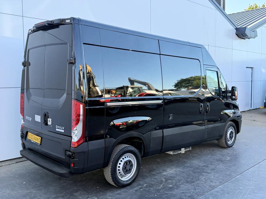 Iveco Daily 35S16 2.3 Automaat L2H2 Airco Cruise Control Nav, Automaat, Achterwielaandrijving, Gebruikt, Zwart