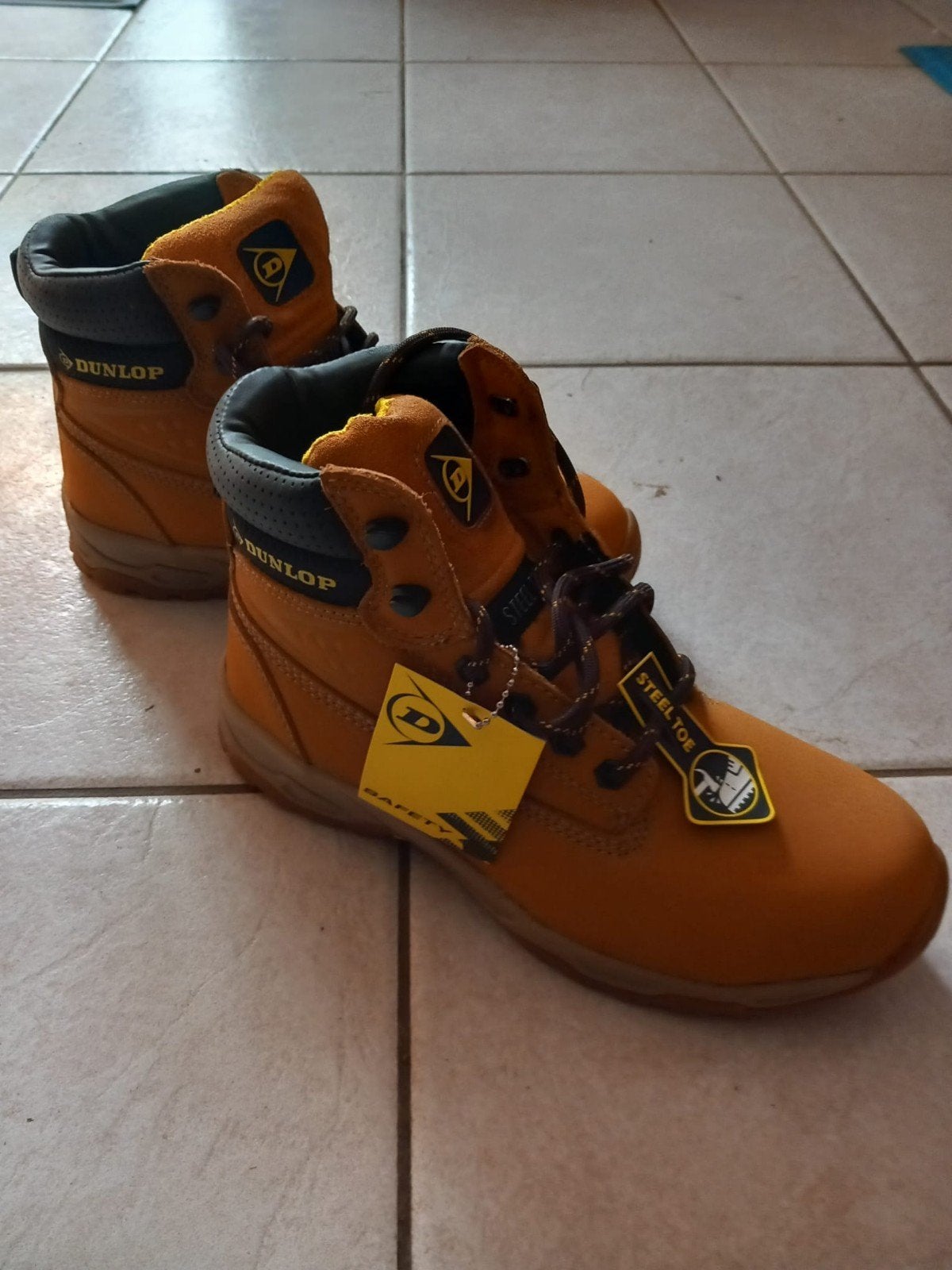 Bottines neuves jamais portées Dunlop