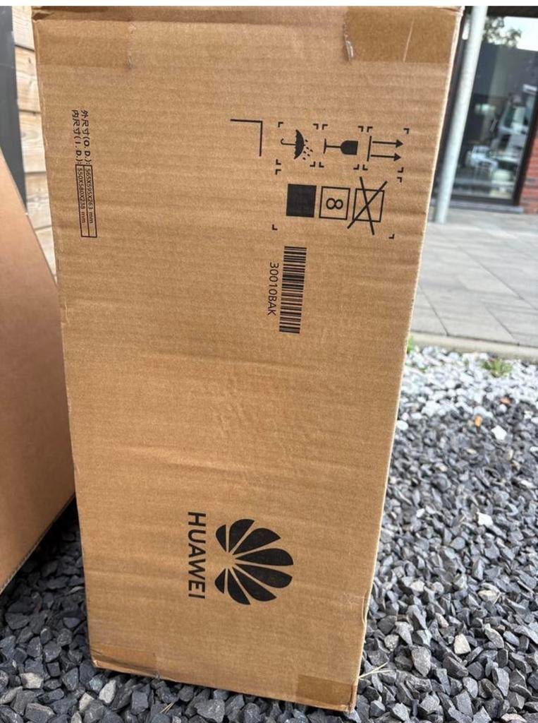 Huawei omvormer 10ktl-m1, Computers en Software, Accu's en Batterijen, Ophalen of Verzenden, Zo goed als nieuw