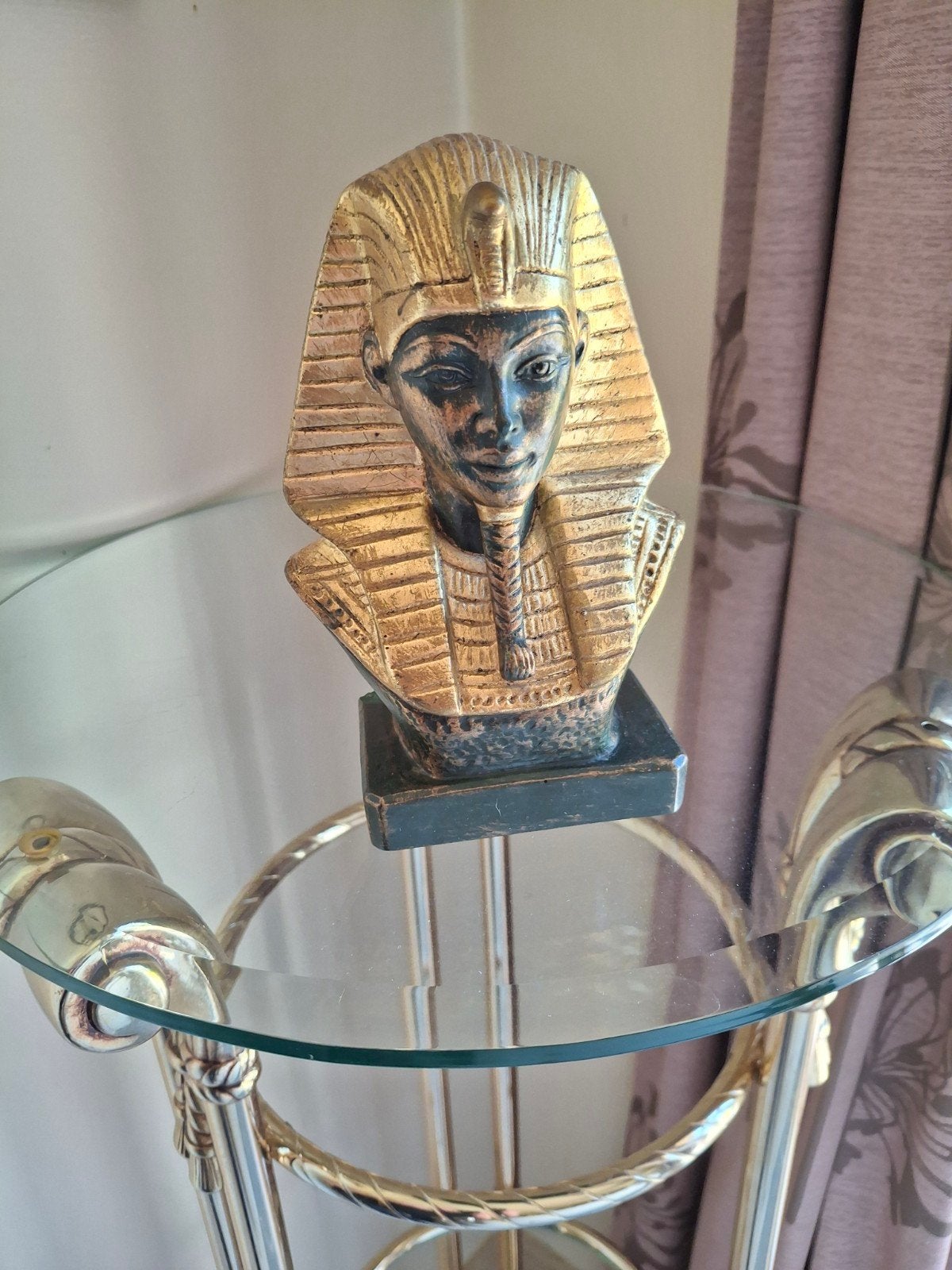 Egyptisch beeldje, Enlèvement
