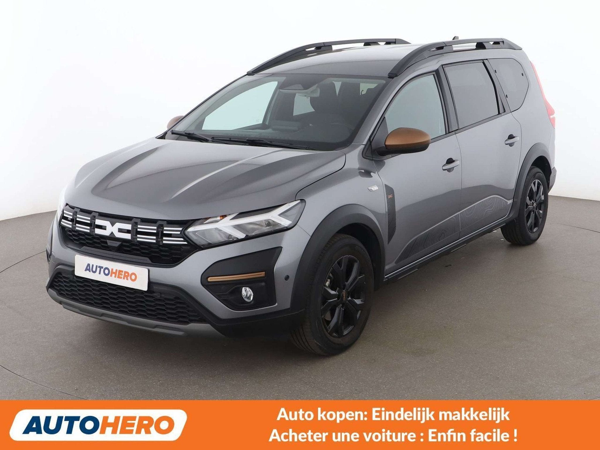 Dacia Jogger 1.0 TCe Extreme (bj 2024), Auto's, Voorwielaandrijving, Stof, Gebruikt, Zwart